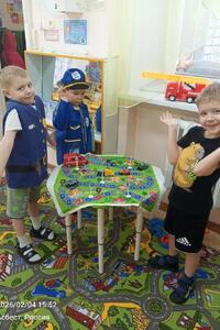 Тематические  игры  по правим дорожного движения.