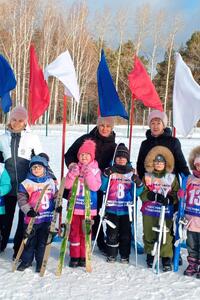 Соревнования по лыжным гонкам.